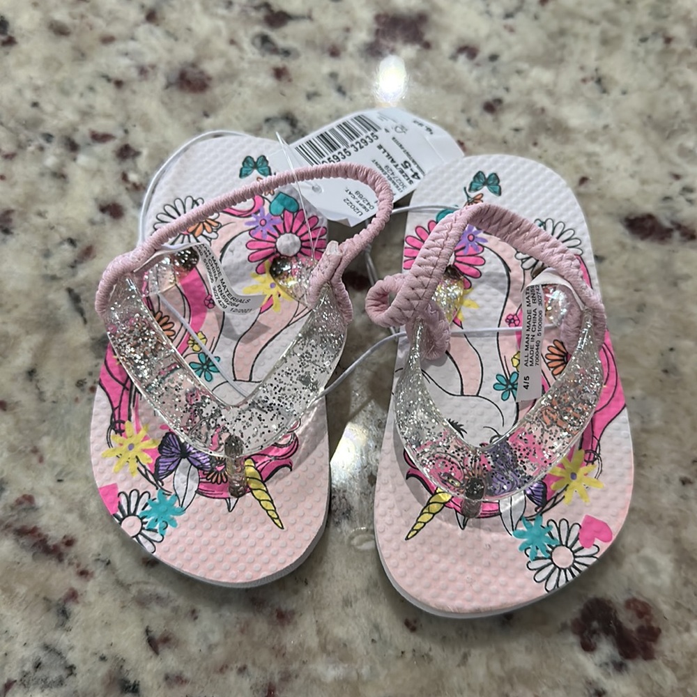 NWT!✅ The Children’s Place sandals 💗
